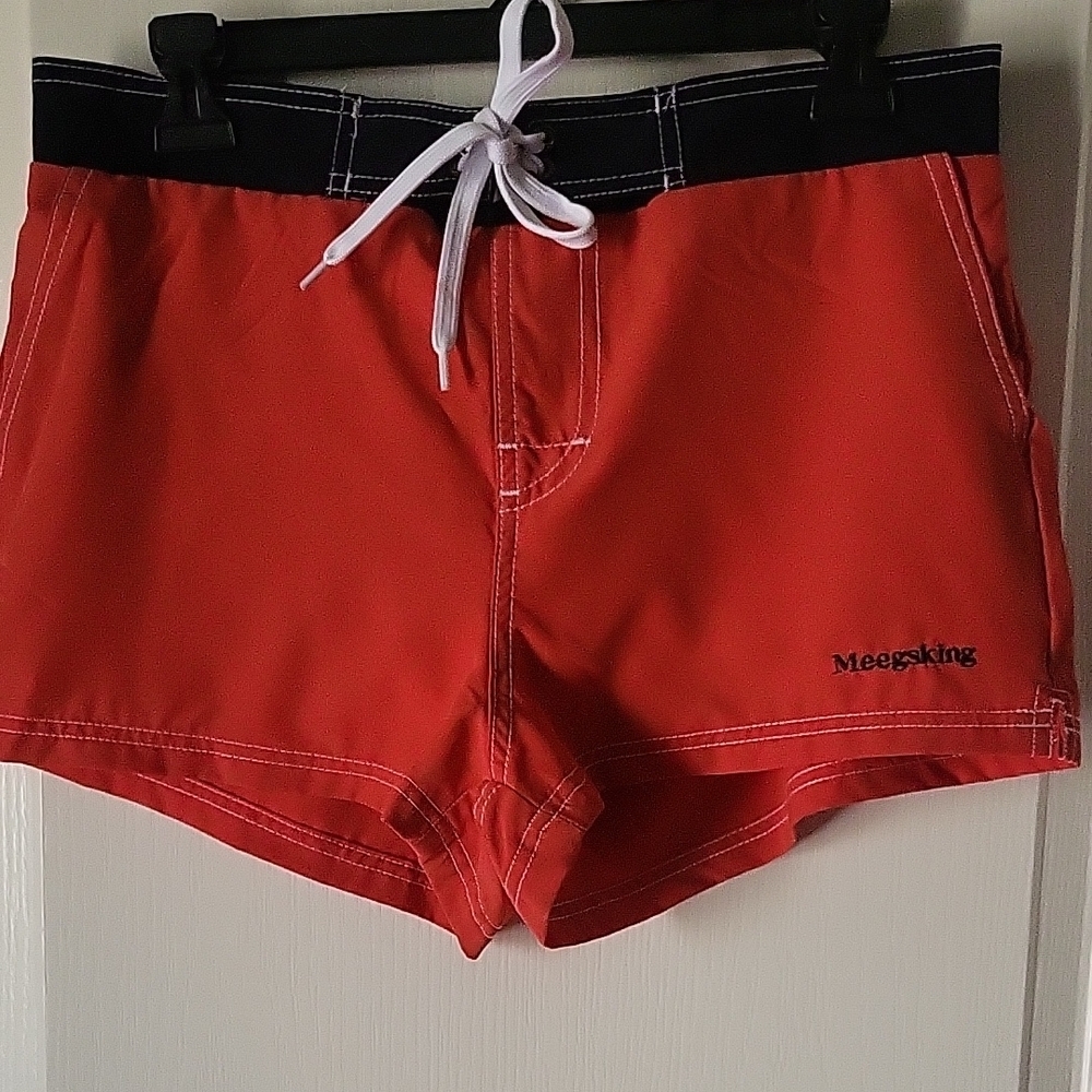 Red and  Black Board Swim Shorts with Quick-Dry Fabric